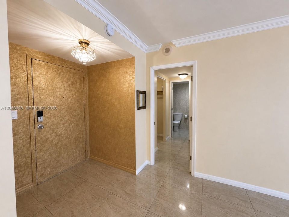 En Venta: $290,000 (1 camas, 1 baños, 943 Pies cuadrados)