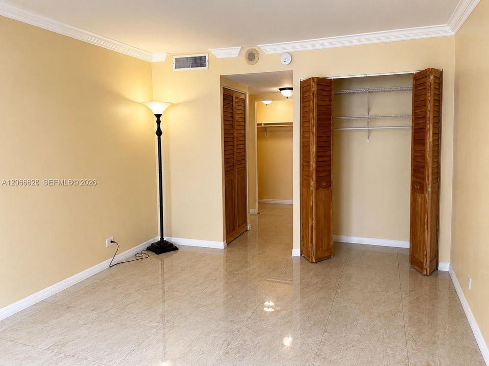 En Venta: $290,000 (1 camas, 1 baños, 943 Pies cuadrados)