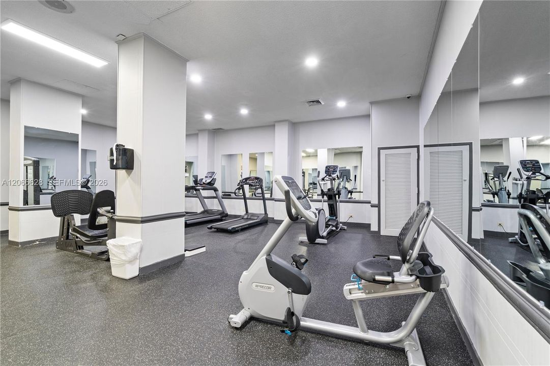 En Venta: $290,000 (1 camas, 1 baños, 943 Pies cuadrados)