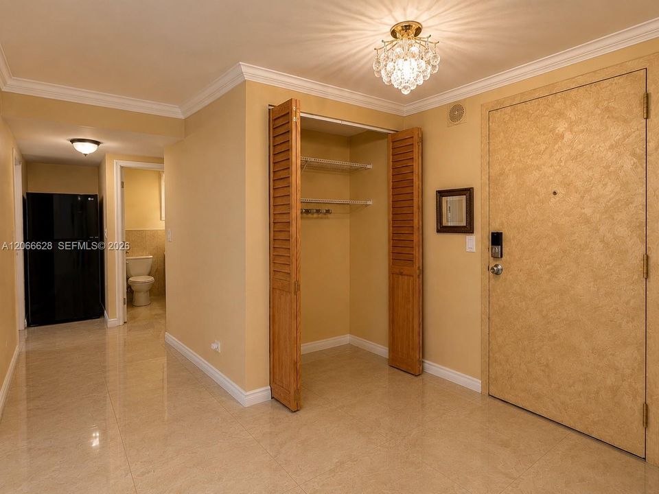 En Venta: $290,000 (1 camas, 1 baños, 943 Pies cuadrados)