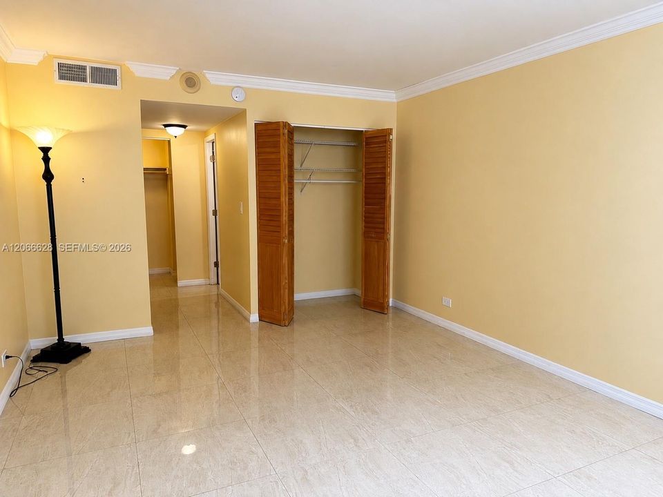 En Venta: $290,000 (1 camas, 1 baños, 943 Pies cuadrados)