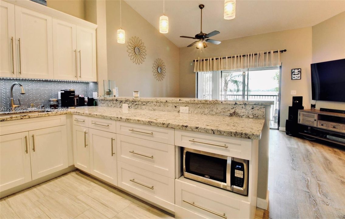 For Sale: $279,000 (2 beds, 2 baths, 1150 Square Feet)