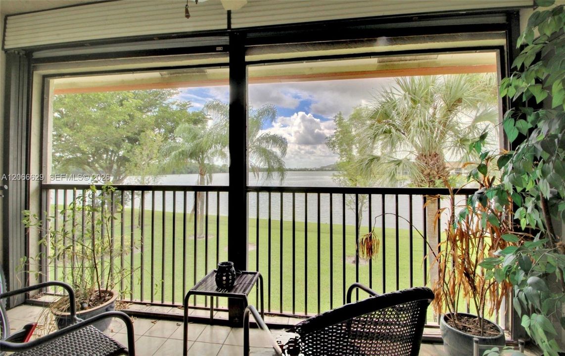 For Sale: $279,000 (2 beds, 2 baths, 1150 Square Feet)
