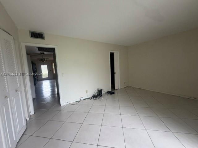 For Rent: $1,350 (1 beds, 1 baths, 720 Square Feet)