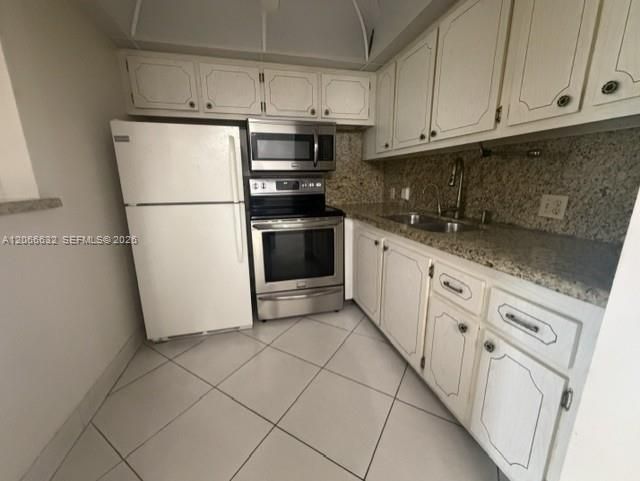 For Rent: $1,350 (1 beds, 1 baths, 720 Square Feet)