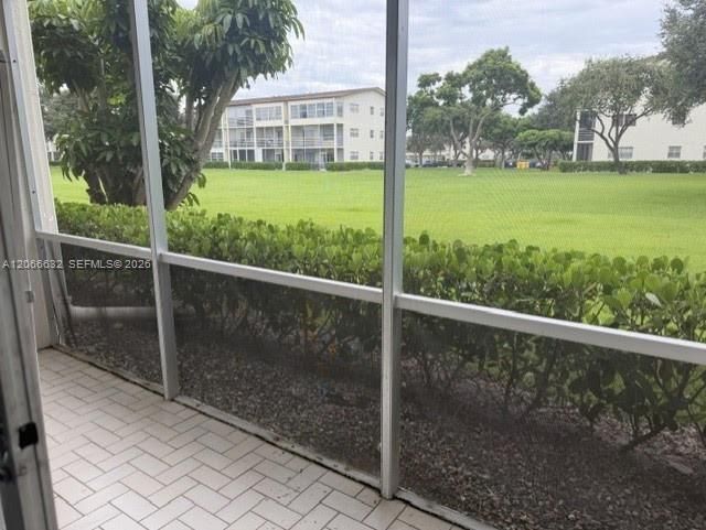 For Rent: $1,350 (1 beds, 1 baths, 720 Square Feet)