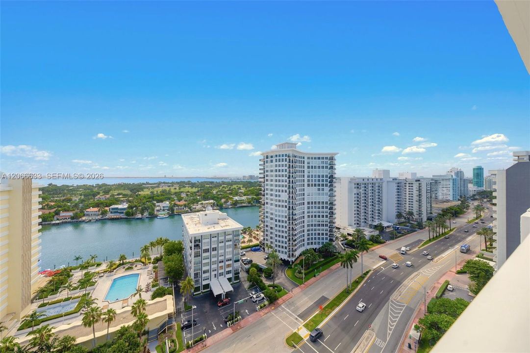 For Sale: $799,000 (2 beds, 2 baths, 1290 Square Feet)
