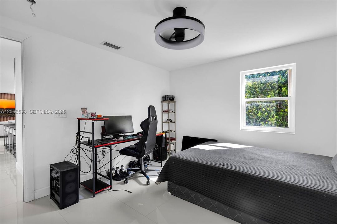 For Sale: $1,398,000 (3 beds, 2 baths, 2076 Square Feet)