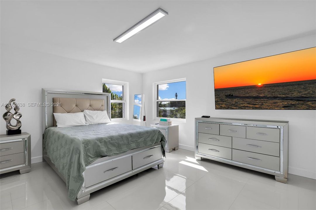 For Sale: $1,398,000 (3 beds, 2 baths, 2076 Square Feet)