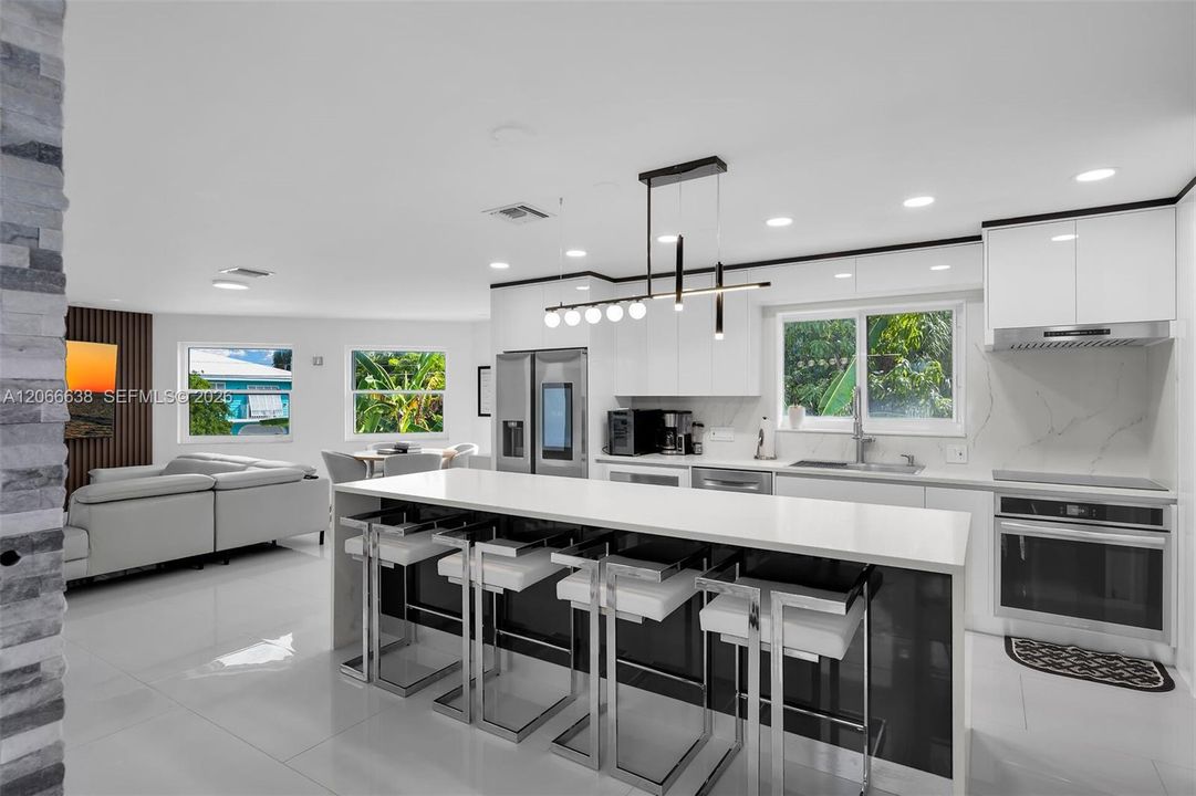 For Sale: $1,398,000 (3 beds, 2 baths, 2076 Square Feet)