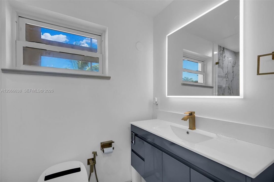 For Sale: $1,398,000 (3 beds, 2 baths, 2076 Square Feet)