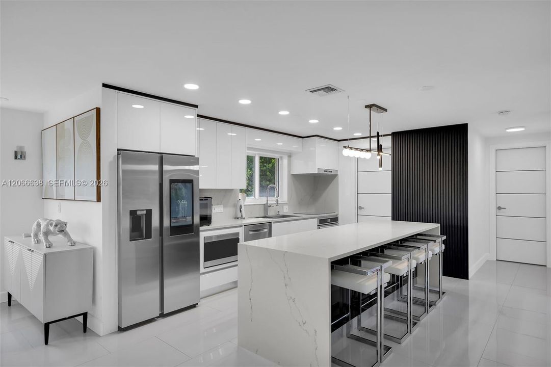 For Sale: $1,398,000 (3 beds, 2 baths, 2076 Square Feet)
