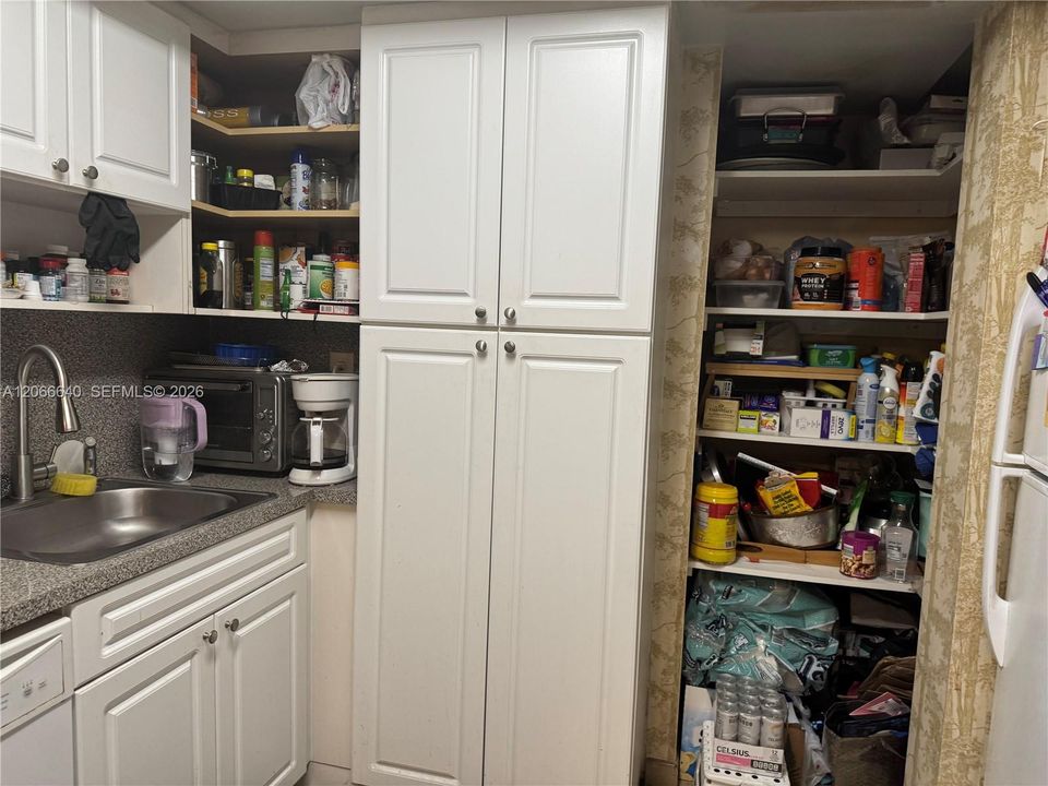 For Sale: $264,500 (2 beds, 2 baths, 1194 Square Feet)