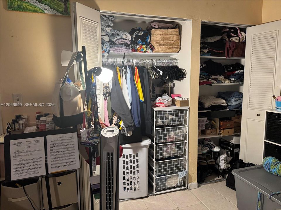 For Sale: $264,500 (2 beds, 2 baths, 1194 Square Feet)