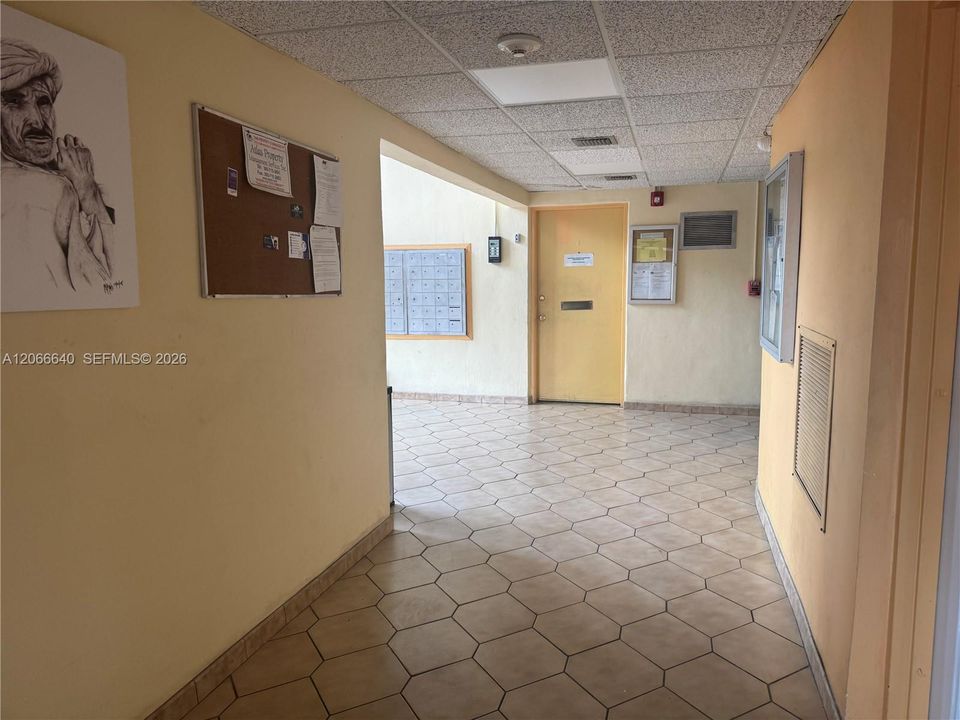 For Sale: $264,500 (2 beds, 2 baths, 1194 Square Feet)