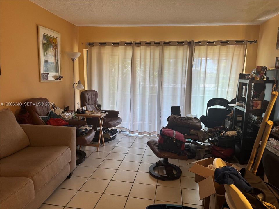 For Sale: $264,500 (2 beds, 2 baths, 1194 Square Feet)