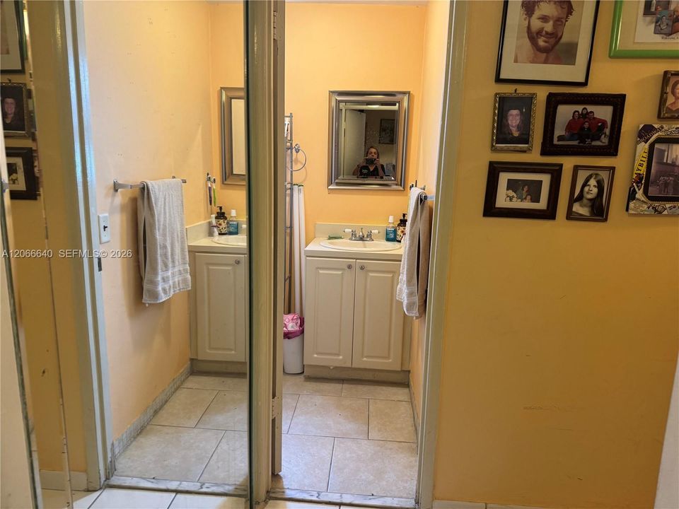 For Sale: $264,500 (2 beds, 2 baths, 1194 Square Feet)