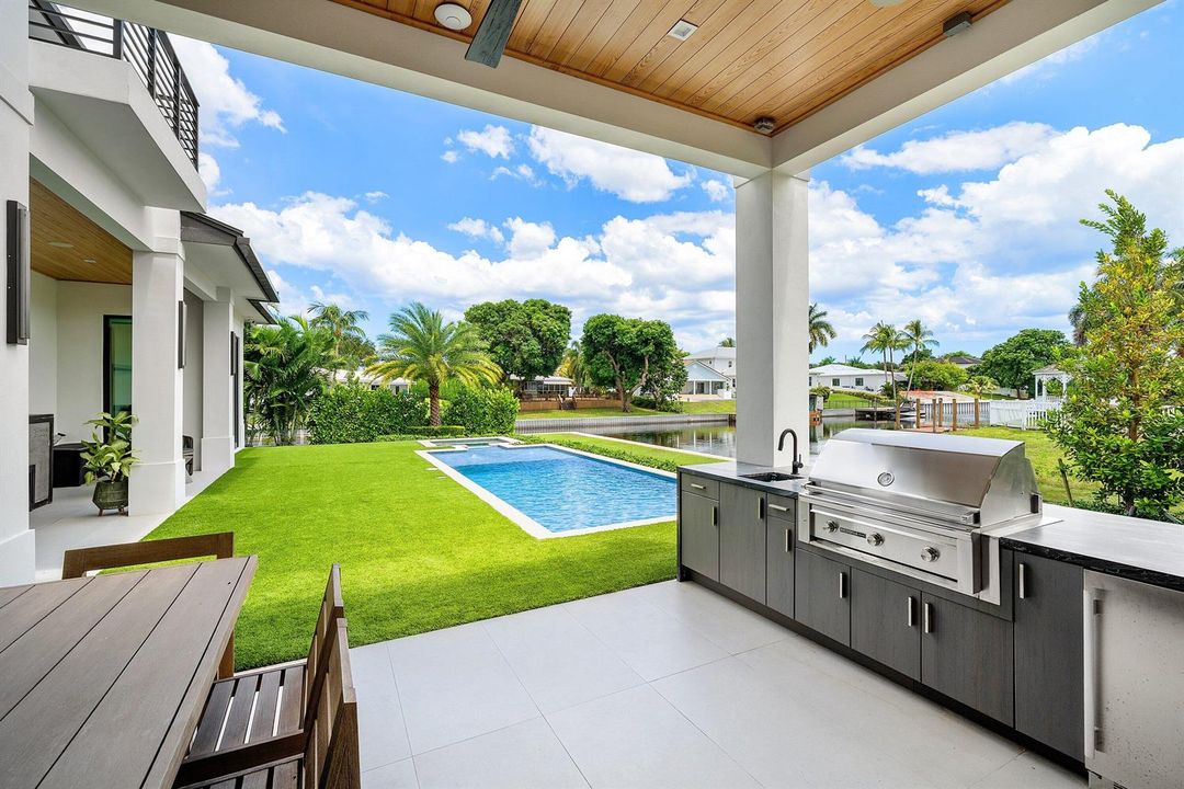 Outdoor Kitchen