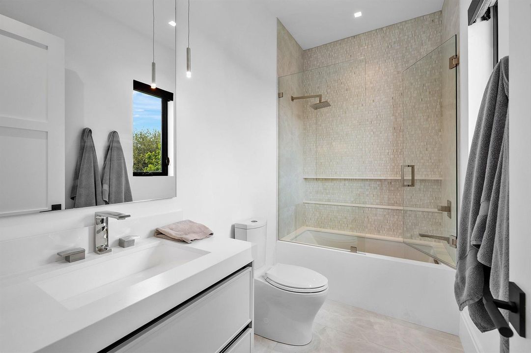 2nd Bathroom