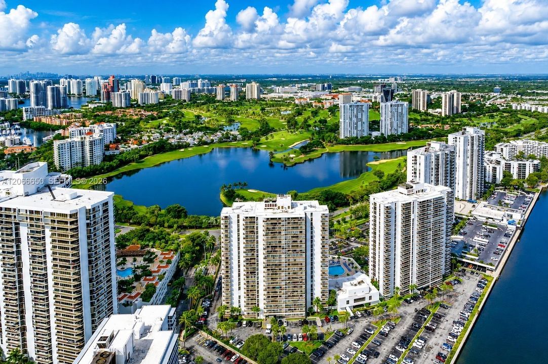 En Venta: $217,000 (1 camas, 1 baños, 896 Pies cuadrados)