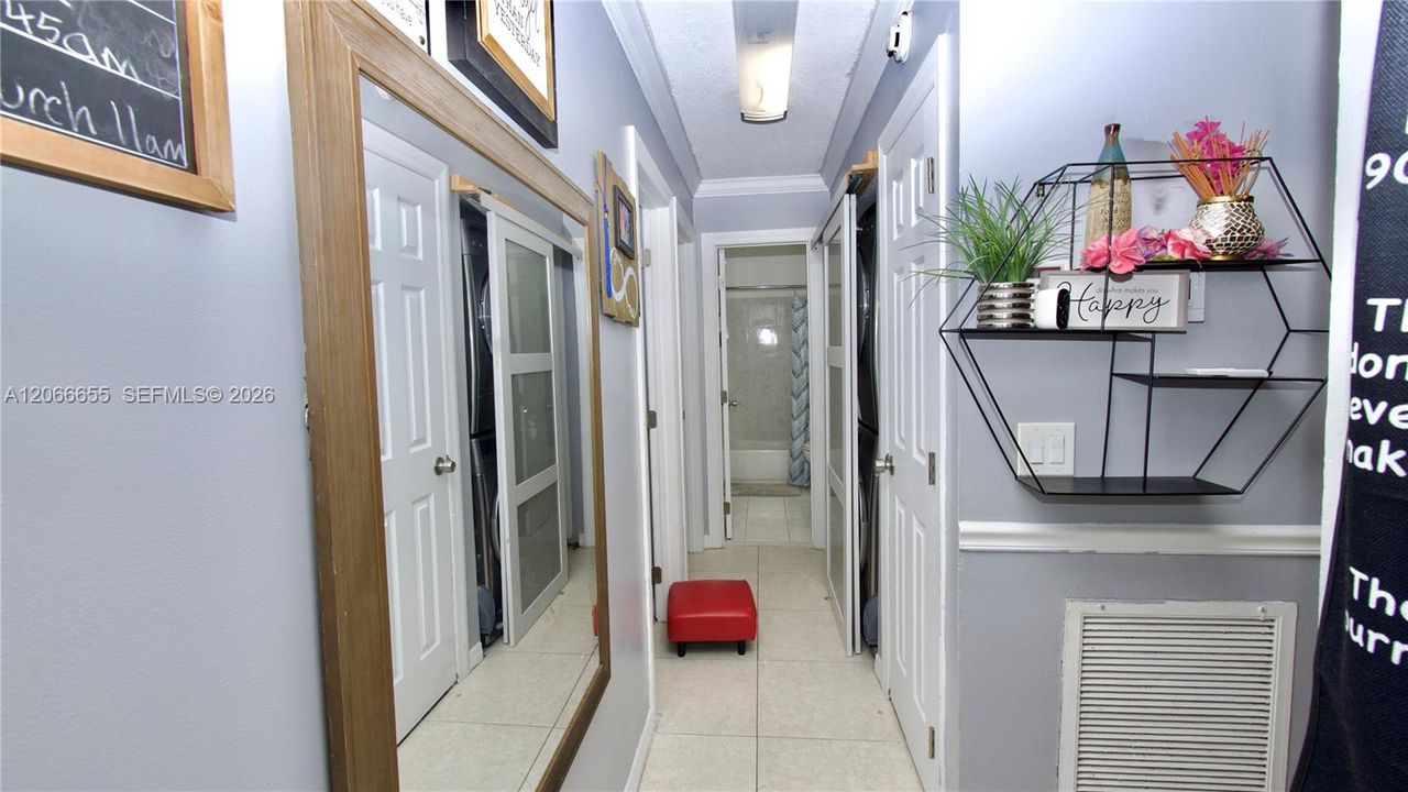 En Venta: $215,000 (3 camas, 2 baños, 1216 Pies cuadrados)