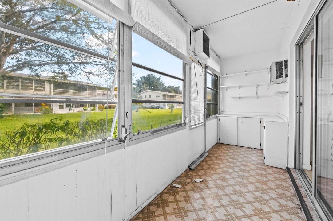 18 Patio 02