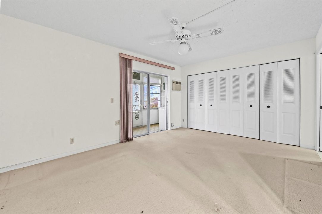 13 Bedroom 03