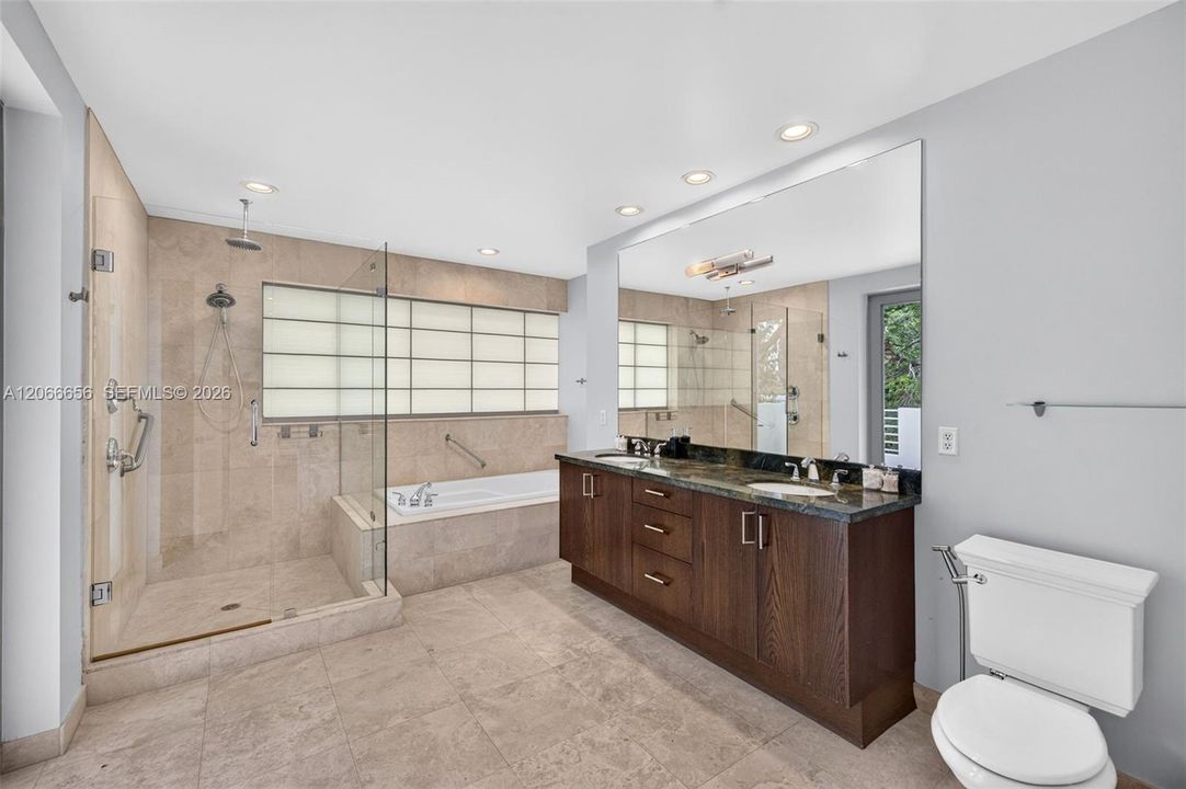 For Rent: $11,500 (3 beds, 3 baths, 2961 Square Feet)