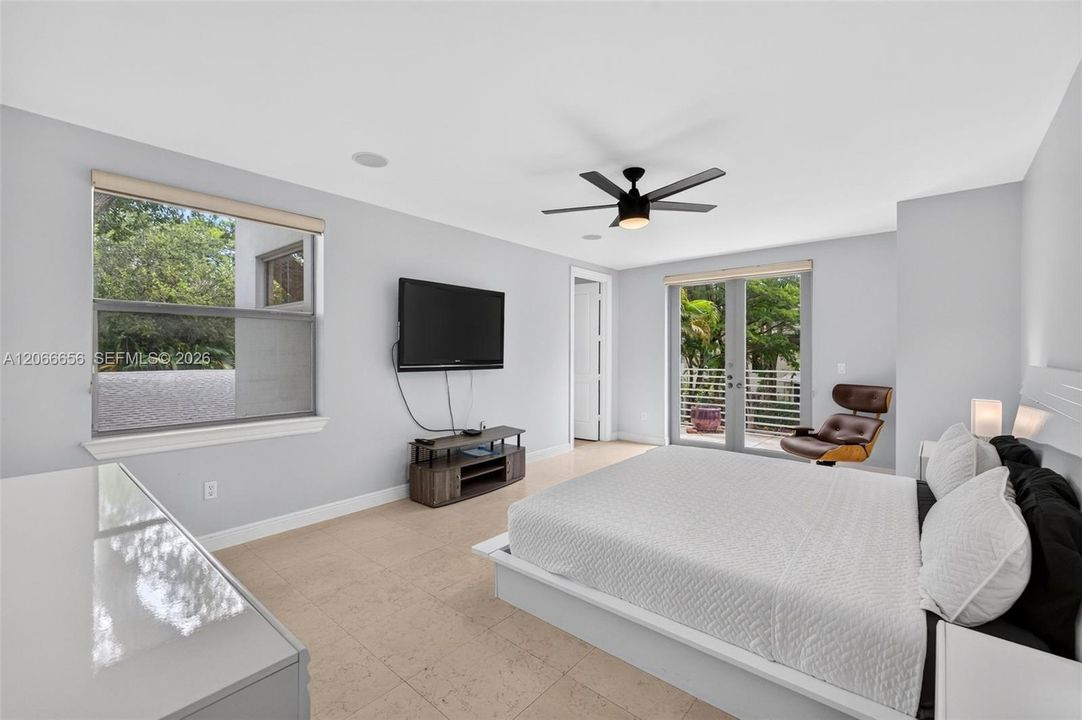 For Rent: $11,500 (3 beds, 3 baths, 2961 Square Feet)