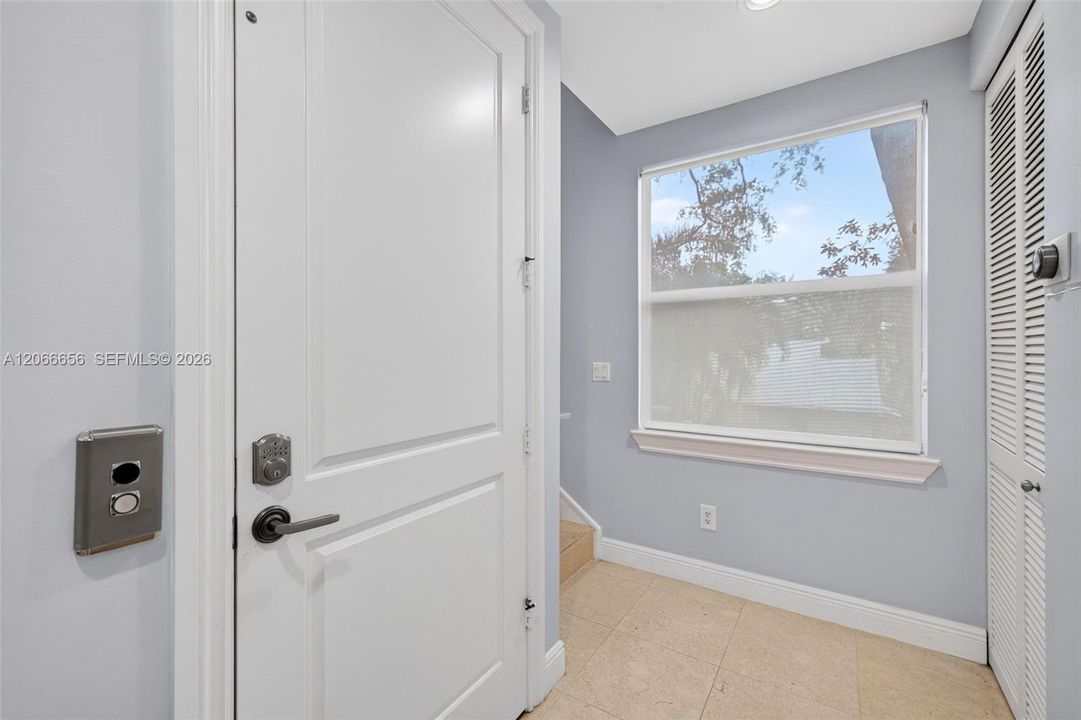 For Rent: $11,500 (3 beds, 3 baths, 2961 Square Feet)