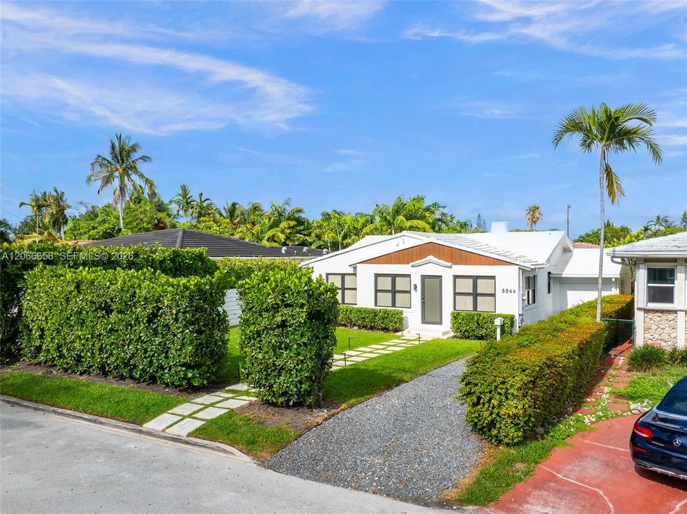 En Venta: $1,850,000 (3 camas, 2 baños, 1691 Pies cuadrados)