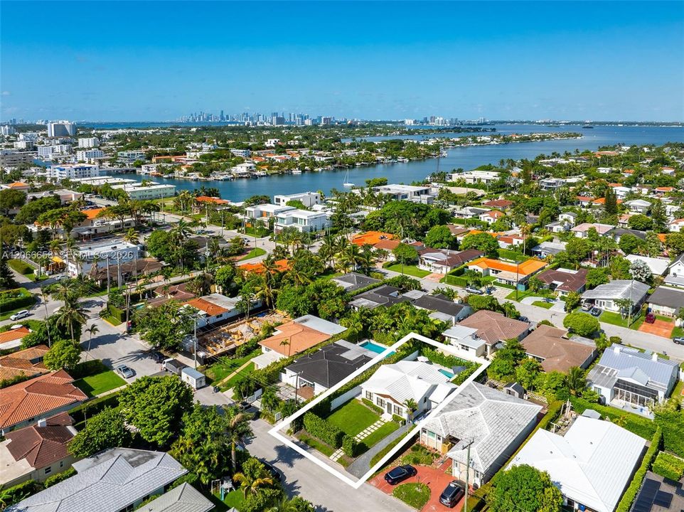 En Venta: $1,850,000 (3 camas, 2 baños, 1691 Pies cuadrados)