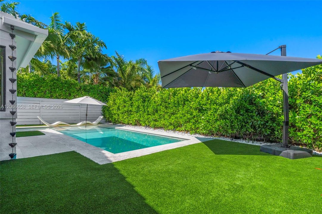 En Venta: $1,850,000 (3 camas, 2 baños, 1691 Pies cuadrados)