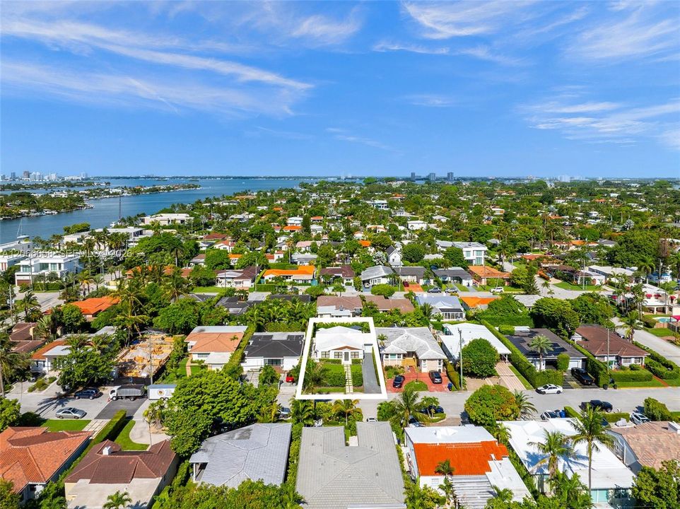 En Venta: $1,850,000 (3 camas, 2 baños, 1691 Pies cuadrados)