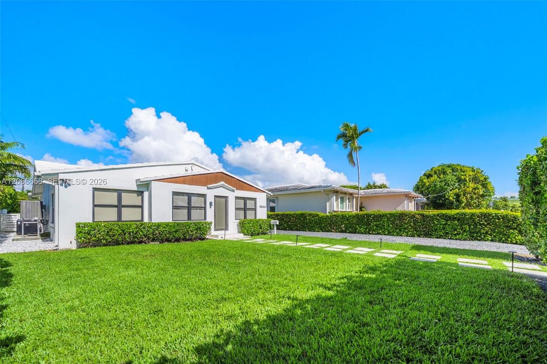 En Venta: $1,850,000 (3 camas, 2 baños, 1691 Pies cuadrados)