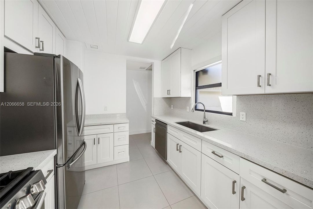 En Venta: $1,850,000 (3 camas, 2 baños, 1691 Pies cuadrados)