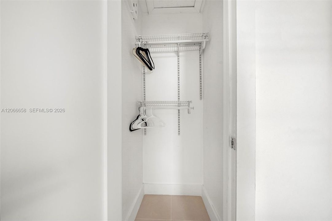 En Venta: $1,850,000 (3 camas, 2 baños, 1691 Pies cuadrados)