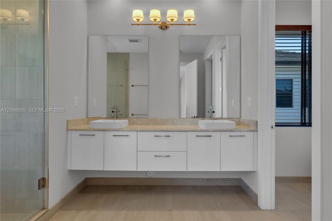 En Renta: $5,900 (3 camas, 3 baños, 2176 Pies cuadrados)