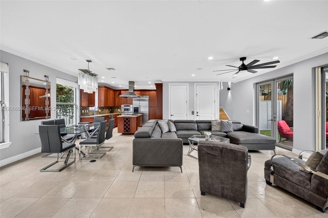 For Sale: $1,590,000 (3 beds, 3 baths, 2961 Square Feet)