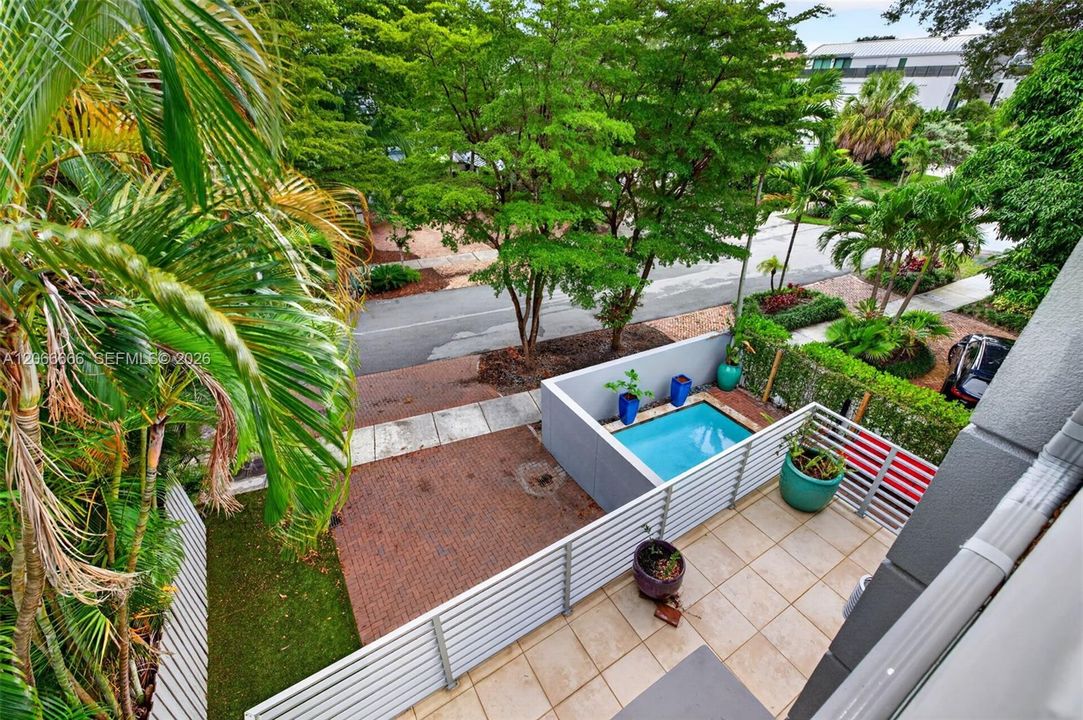 For Sale: $1,590,000 (3 beds, 3 baths, 2961 Square Feet)