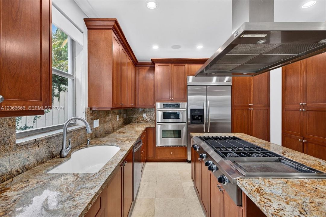 For Sale: $1,590,000 (3 beds, 3 baths, 2961 Square Feet)