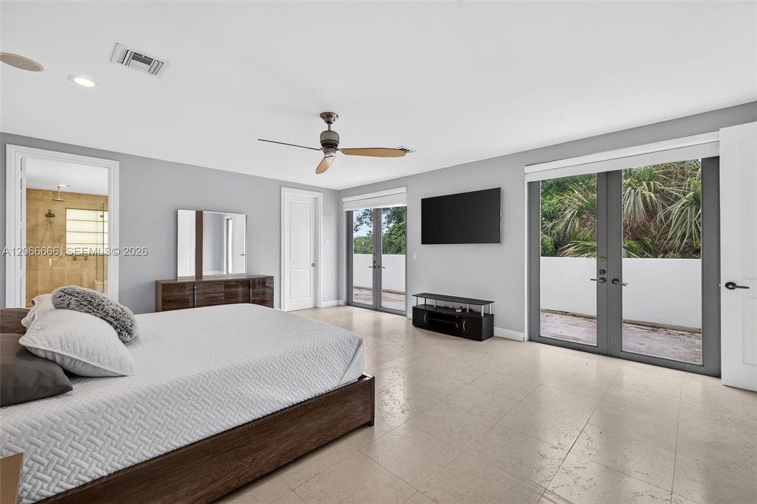 For Sale: $1,590,000 (3 beds, 3 baths, 2961 Square Feet)