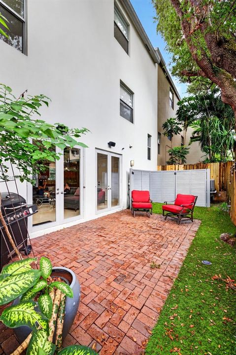 For Sale: $1,590,000 (3 beds, 3 baths, 2961 Square Feet)