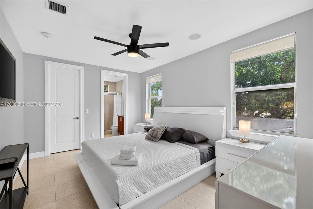 For Sale: $1,590,000 (3 beds, 3 baths, 2961 Square Feet)