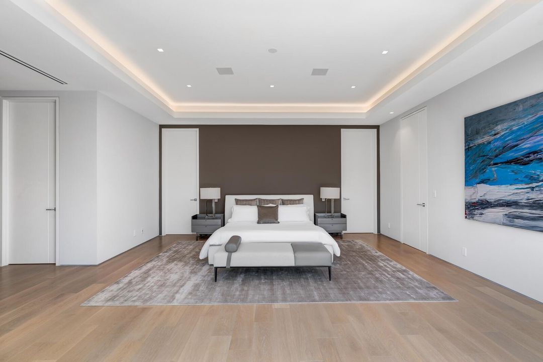 LG100846-MLS