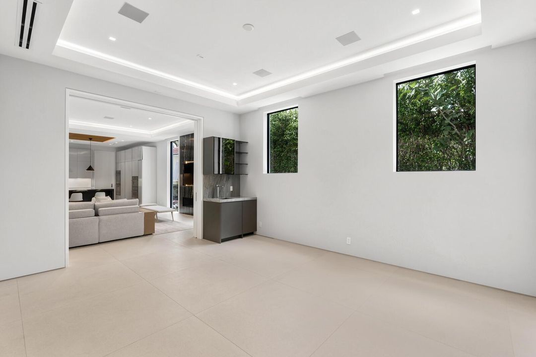 LG101328-MLS