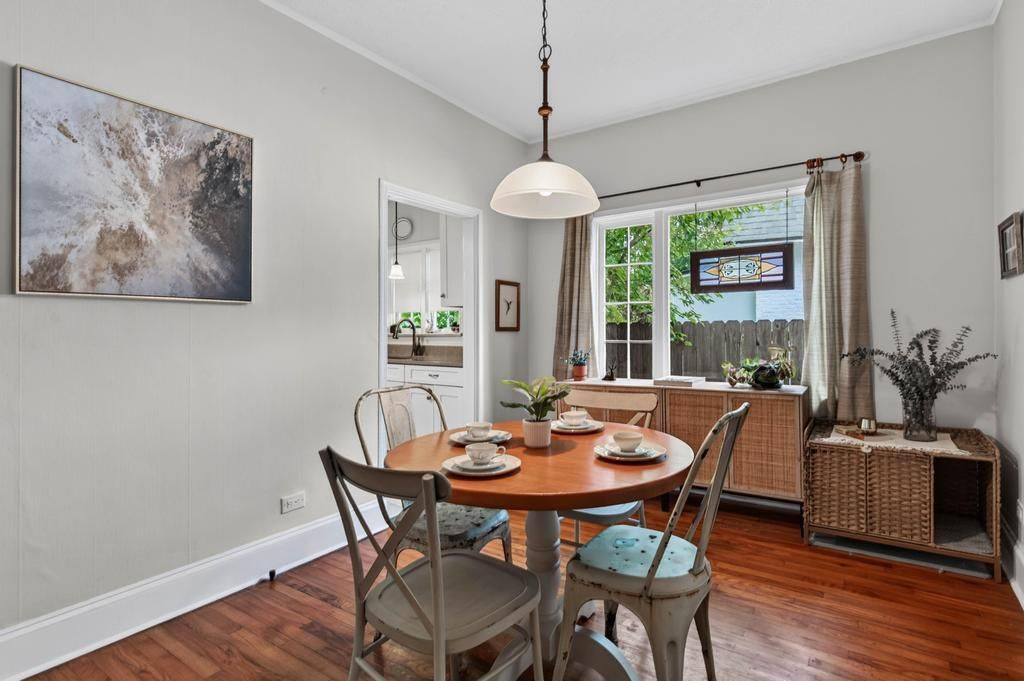 4608 Post St-26