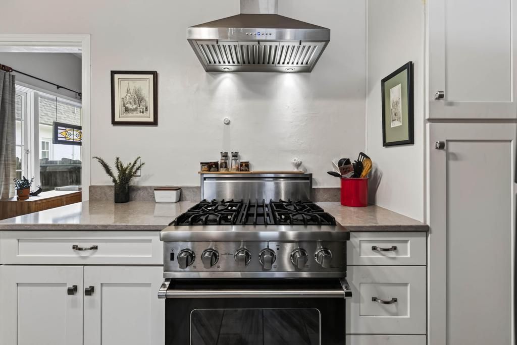 4608 Post St-35