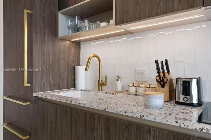 For Sale: $499,000 (0 beds, 1 baths, 367 Square Feet)