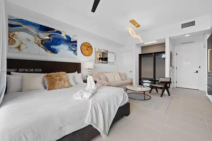 For Sale: $499,000 (0 beds, 1 baths, 367 Square Feet)